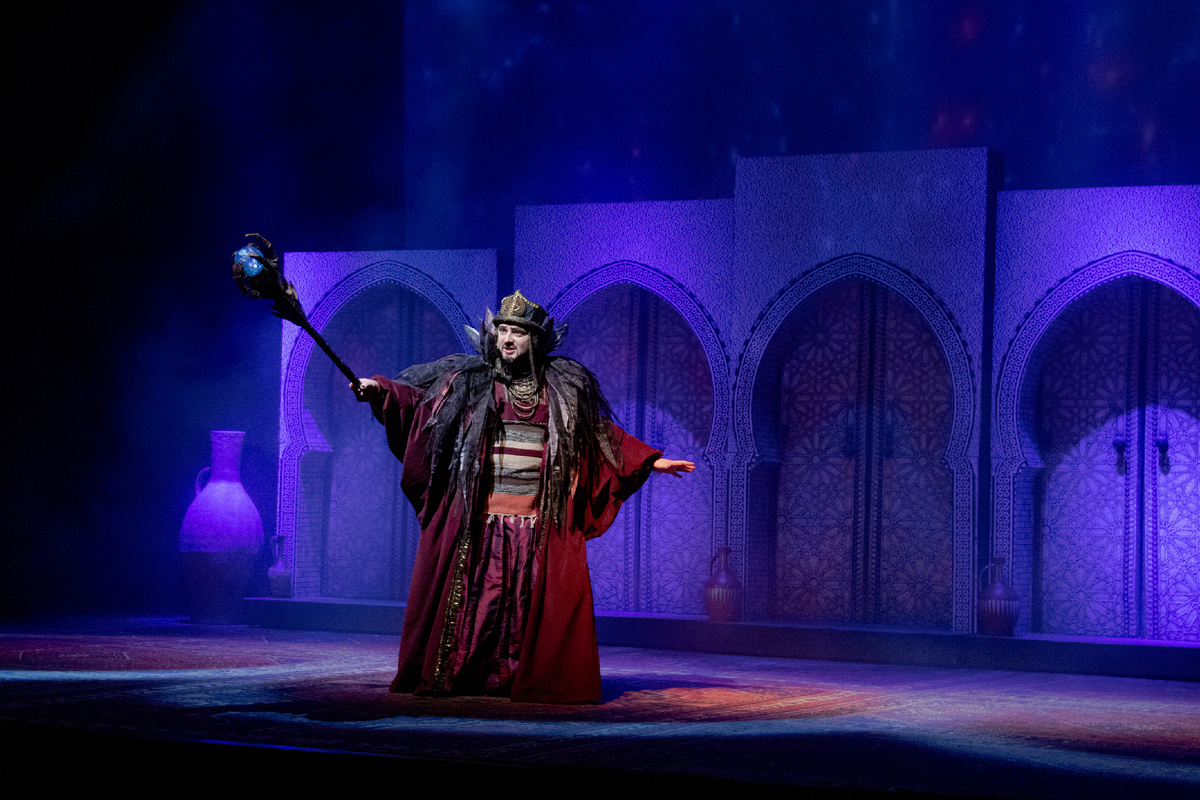 Денис Кравцов в роли Джафара