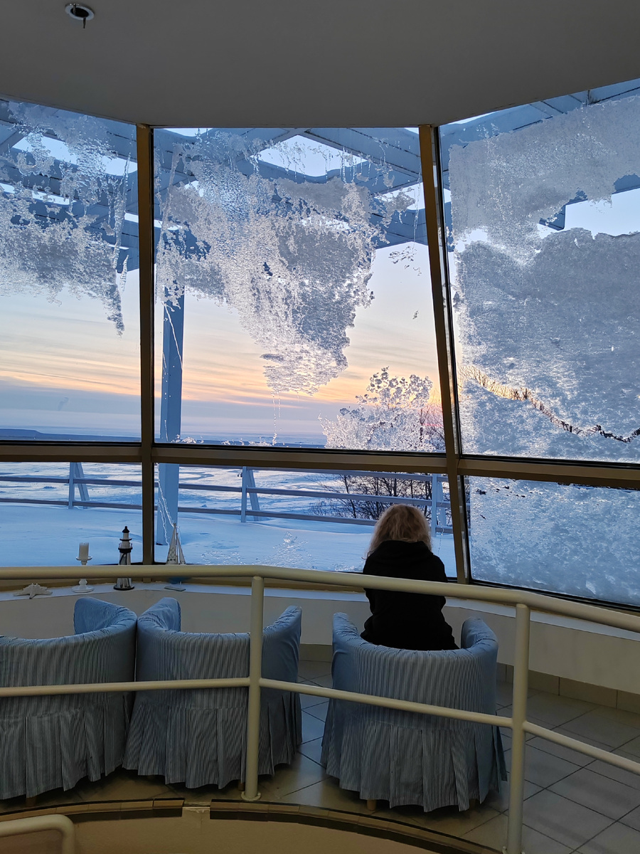 На верхней палубе отеля