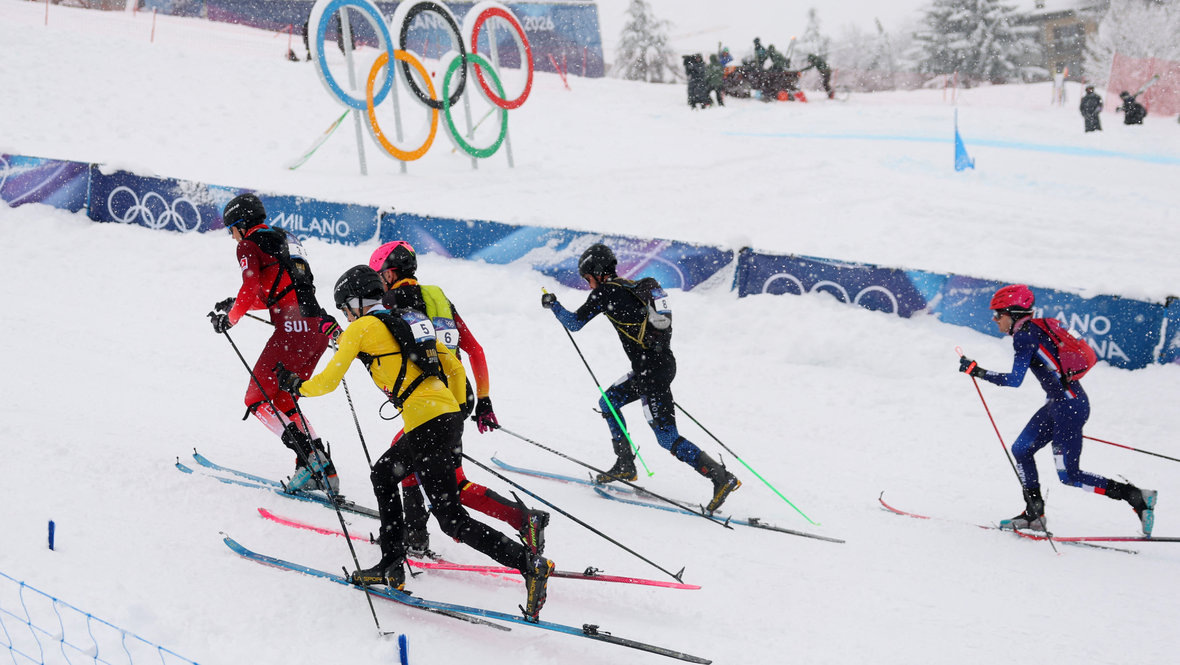    Соревнования по ски-альпинизму на Олимпиаде-2026. Reuters