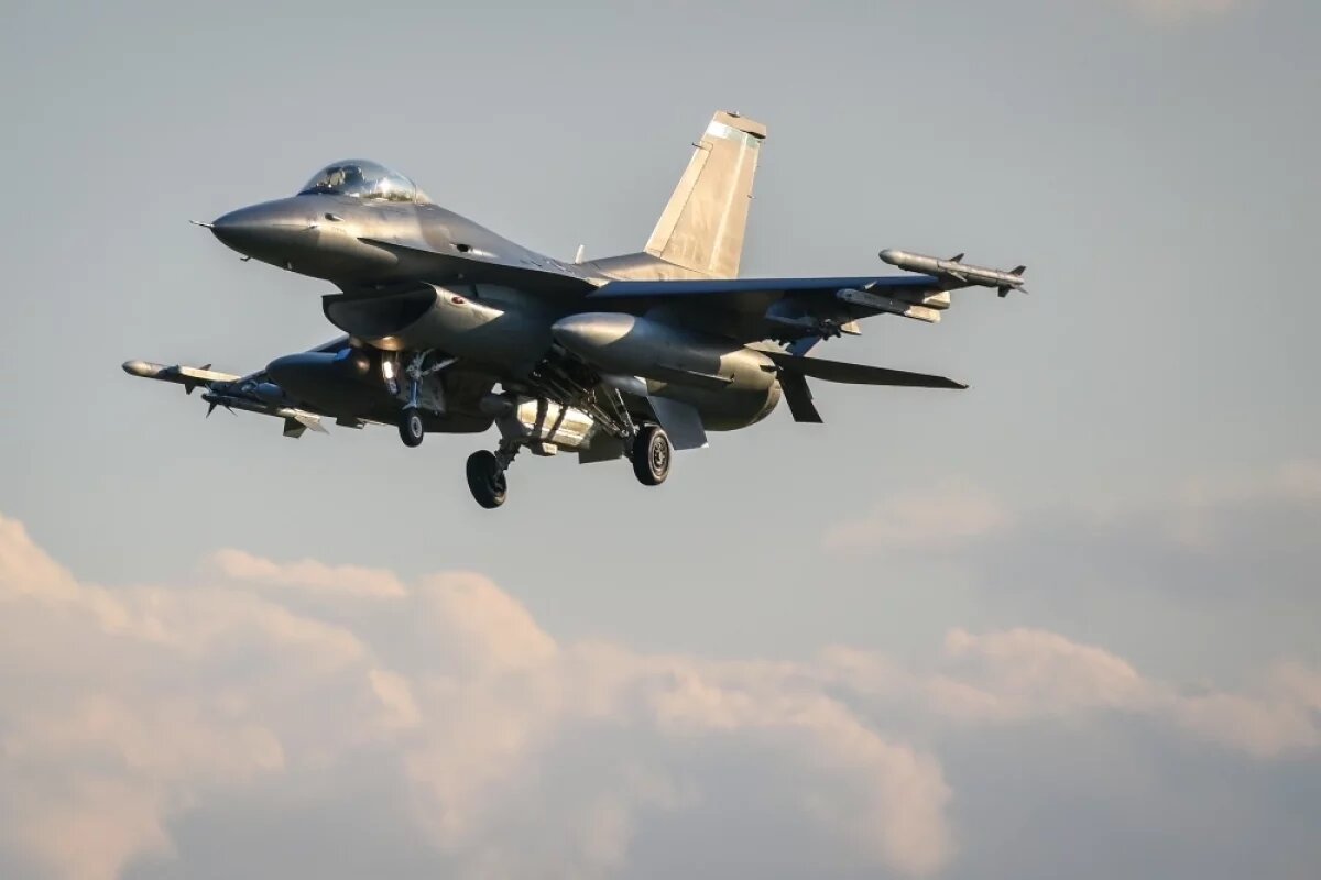    В районе Сум уже сбивали американский F-16.