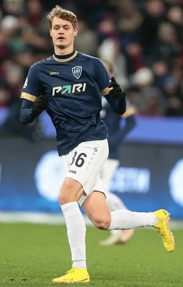 Илья Агапов