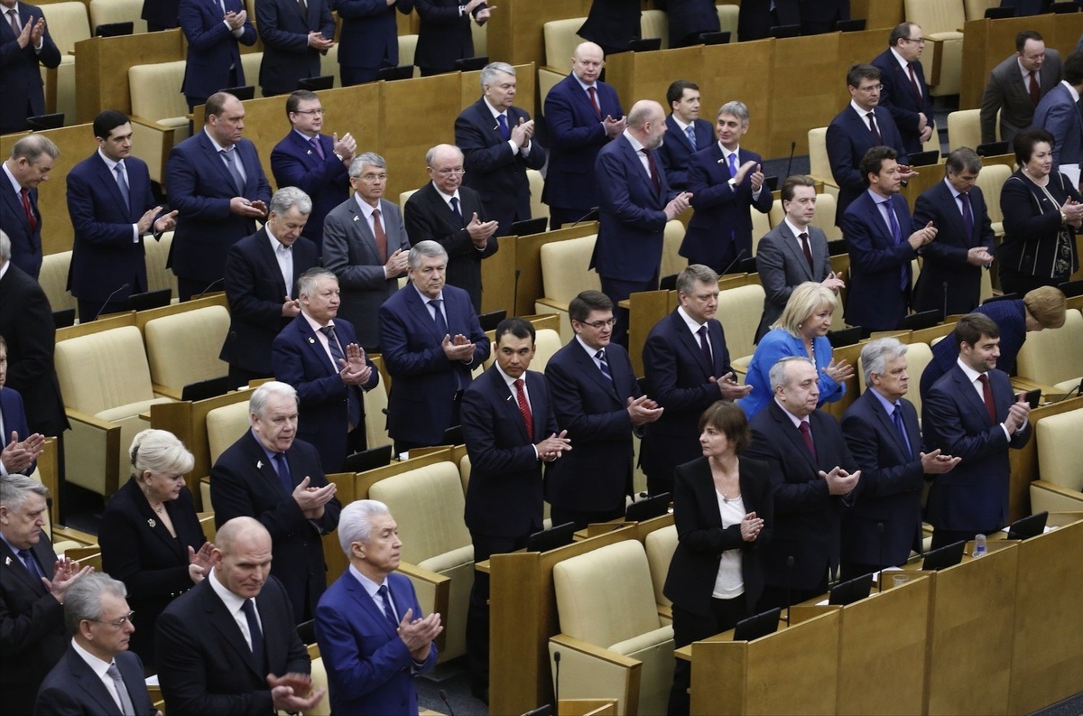 А у депутатов, как она утверждает, таких цифр нет.
