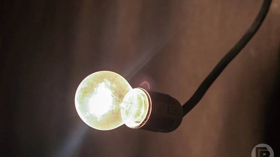 В пяти районах Волгограда отключат свет 27 февраля