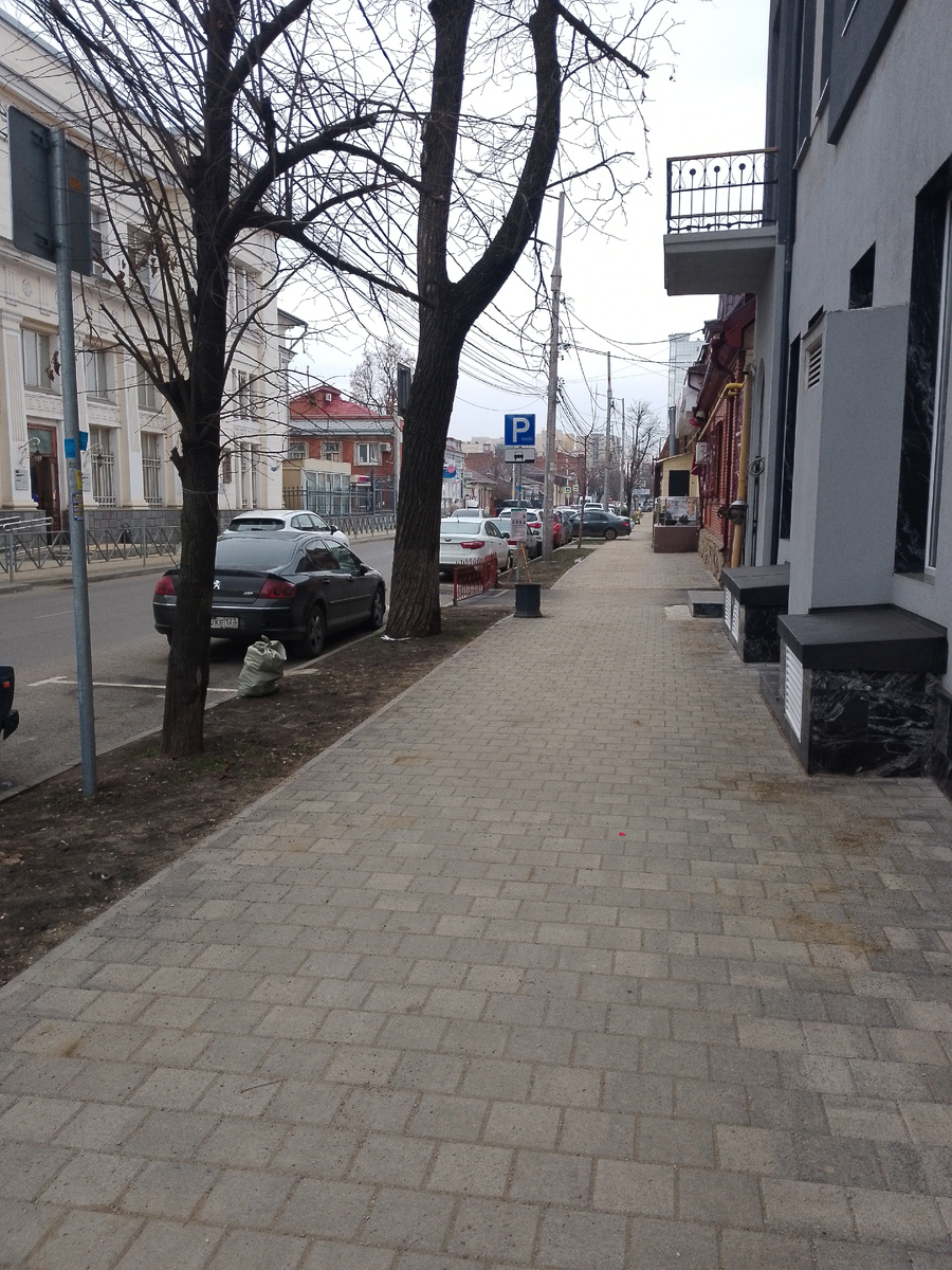 Краснодар. Улица Карасунская. Фото автора.