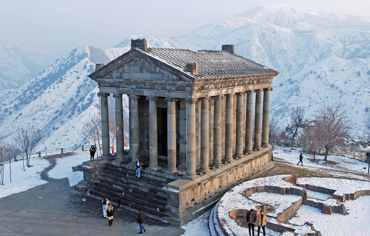    С III века до н.э. в Армении развивается эллинистическая культура. О зодчестве той эпохи дает представление храм Гарни. Фото: spyurk.cyou