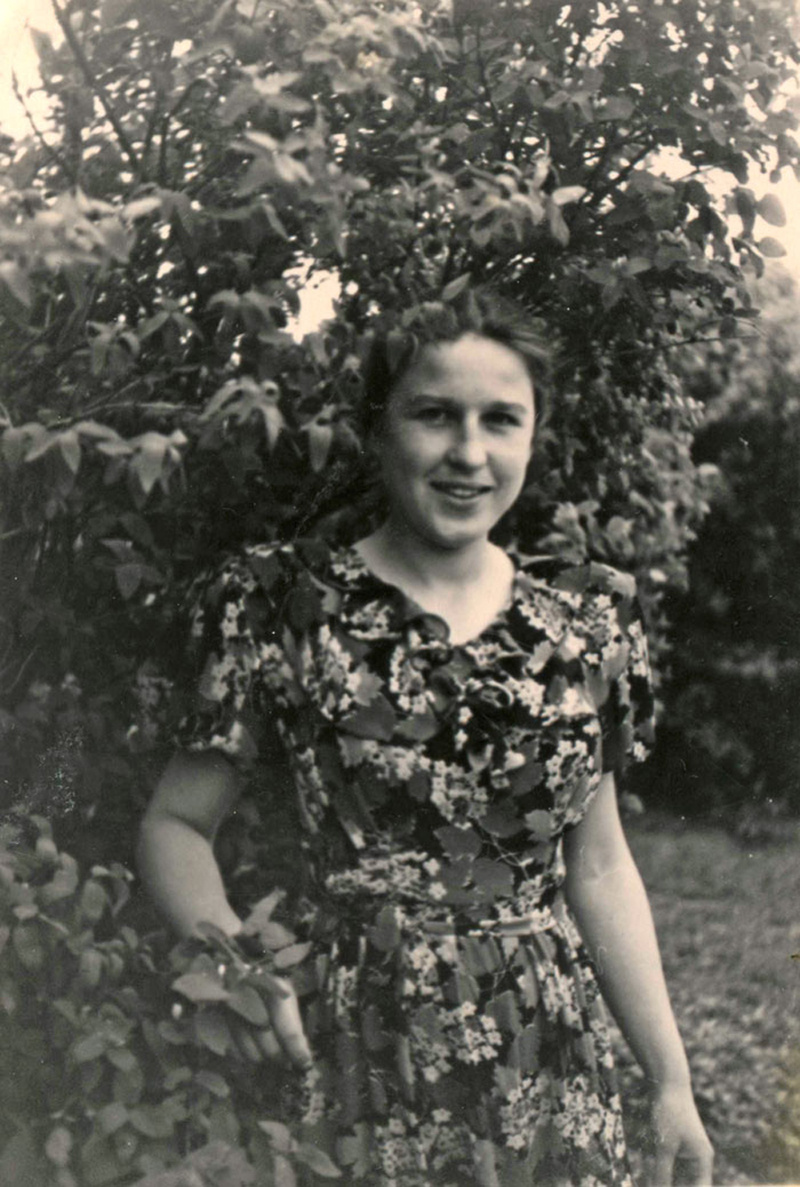 "Жена в летнем платье". 1954 год. Фото: В.Скворцов.