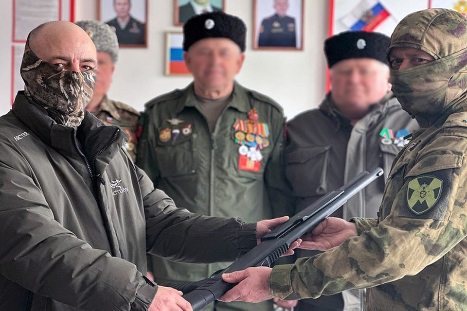    Ружья и карабины пеорадают охотники региона военным. Фото: управление Росгвардии по Запорожской области