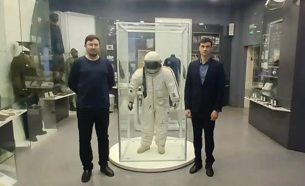    Самый молодой космонавт России Алексей Зубрицкий побывал в Оренбурге