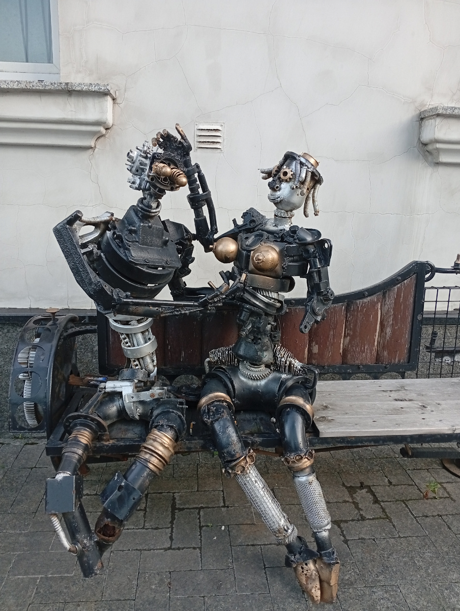 Симпатичный пример стимпанк-статуй, обнаруженный в Москве