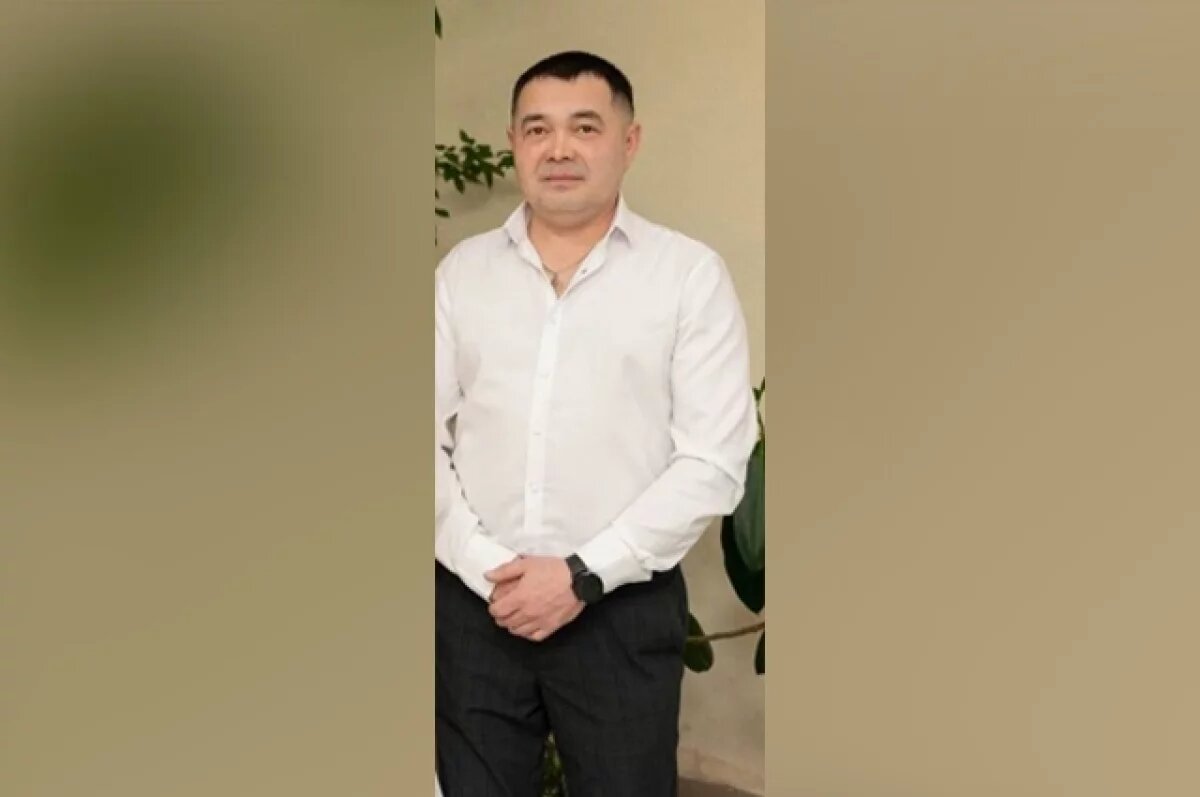    Ринат говорит, что не мог поступить иначе.