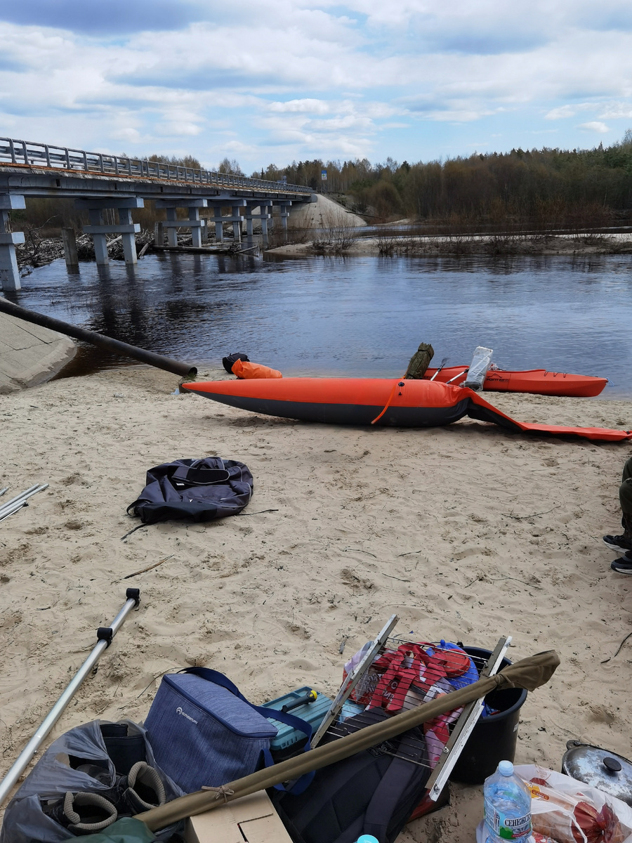 Частично надутый катамаран!