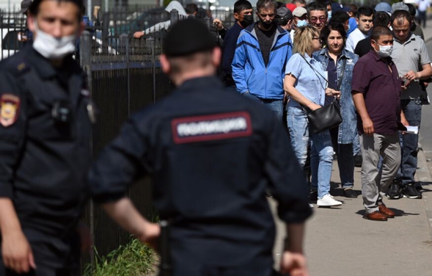    Массовая драка с участием 20 мигрантов произошла в московском ТЦ «Щука»