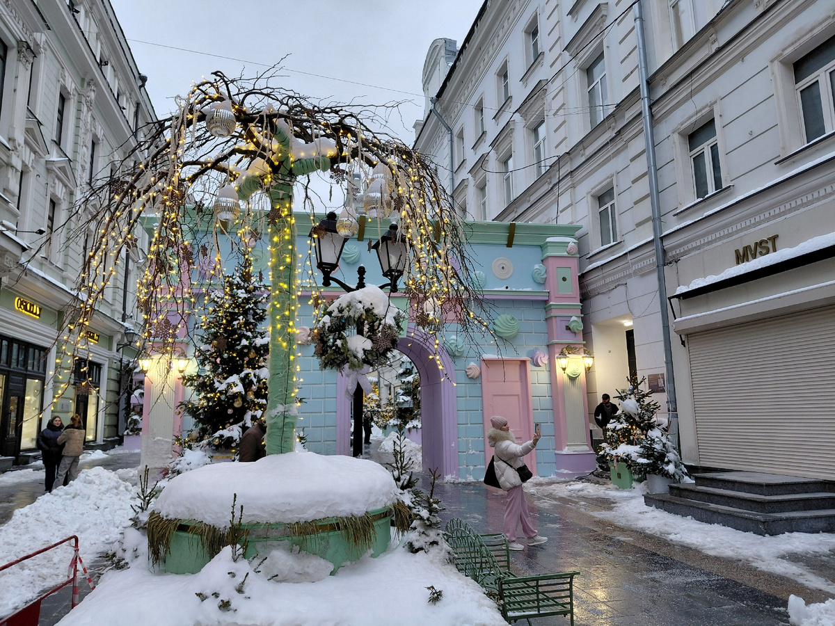 Одна туристка делает селфи в этом кошмаре