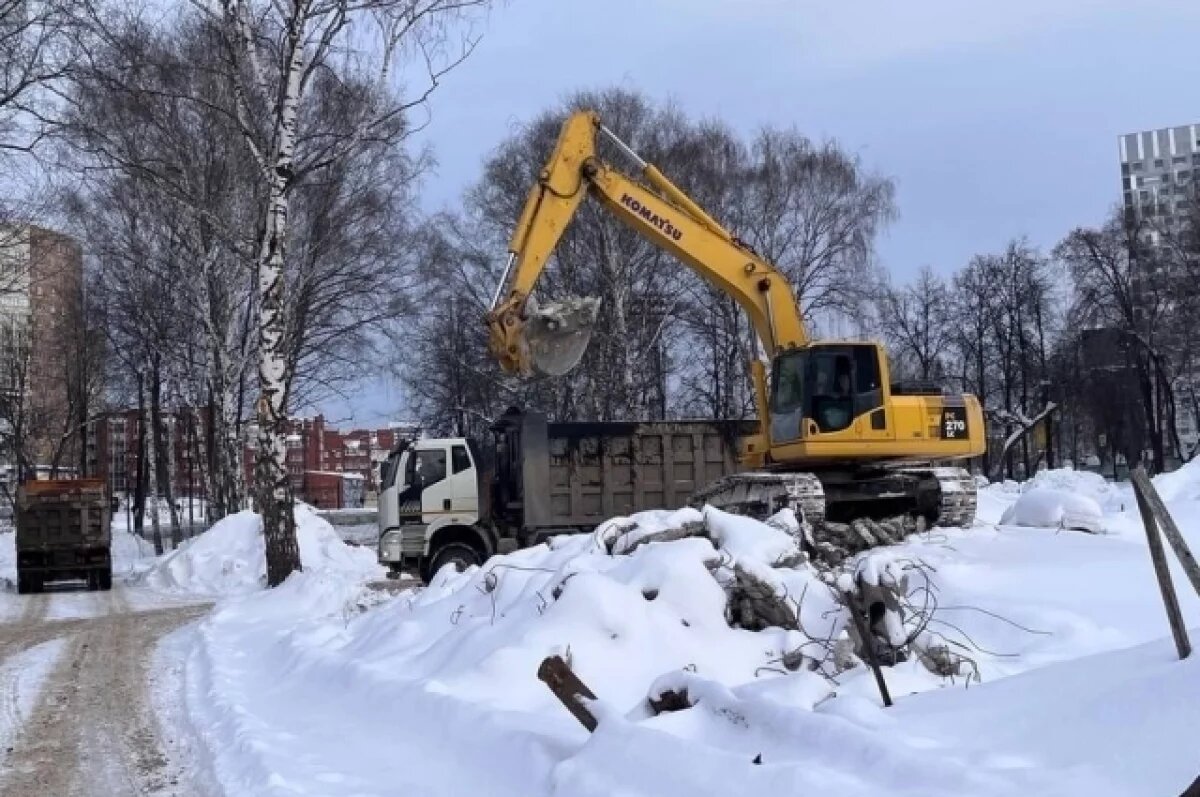    Старые корпуса медучреждения почти полностью демонтированы.