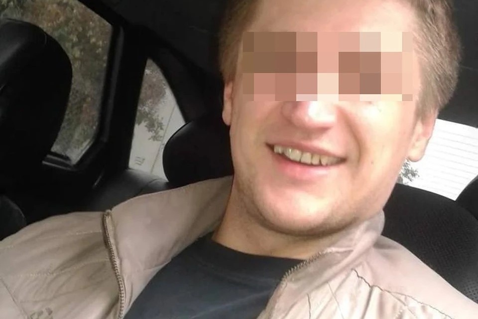 Пока не очень понятно, что хотел сделать мужчина. Фото: КП-Петербург