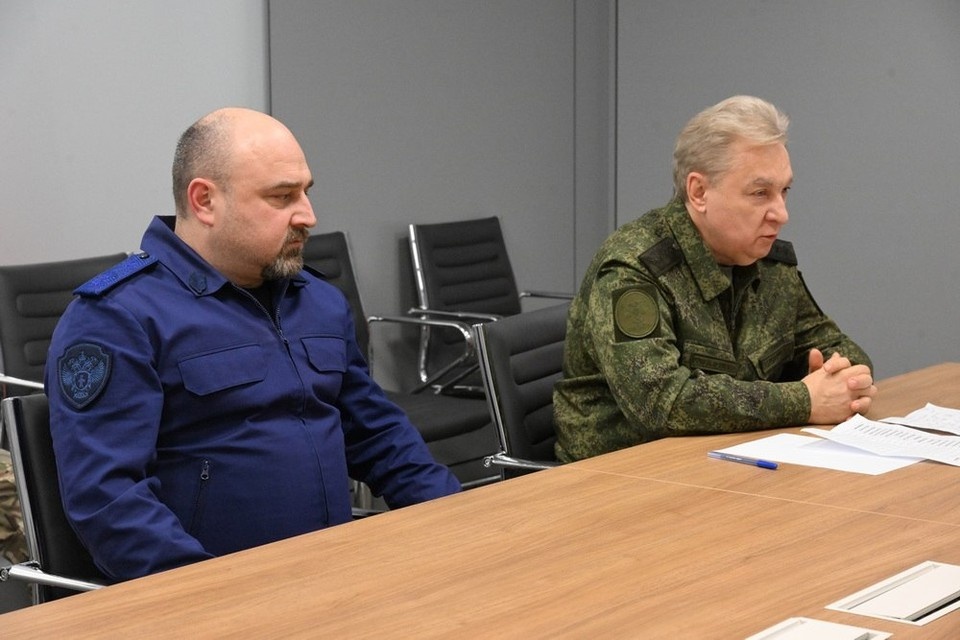    Глава ДНР обсудил с зампрокурора РФ и прокурором Республики проблемные вопросы жителей освобожденных территорий. Фото: ТГ/Пушилин