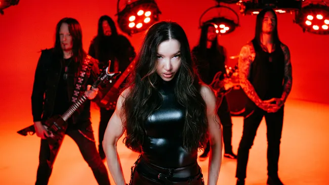 Новый голос Arch Enemy — эпоха перемен и песня-исповедь