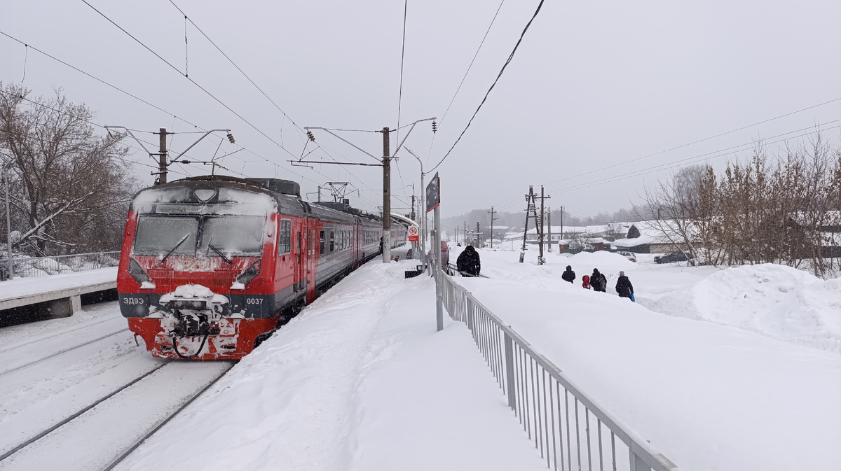 Хорошие снежные заносы на станции Рекшино!