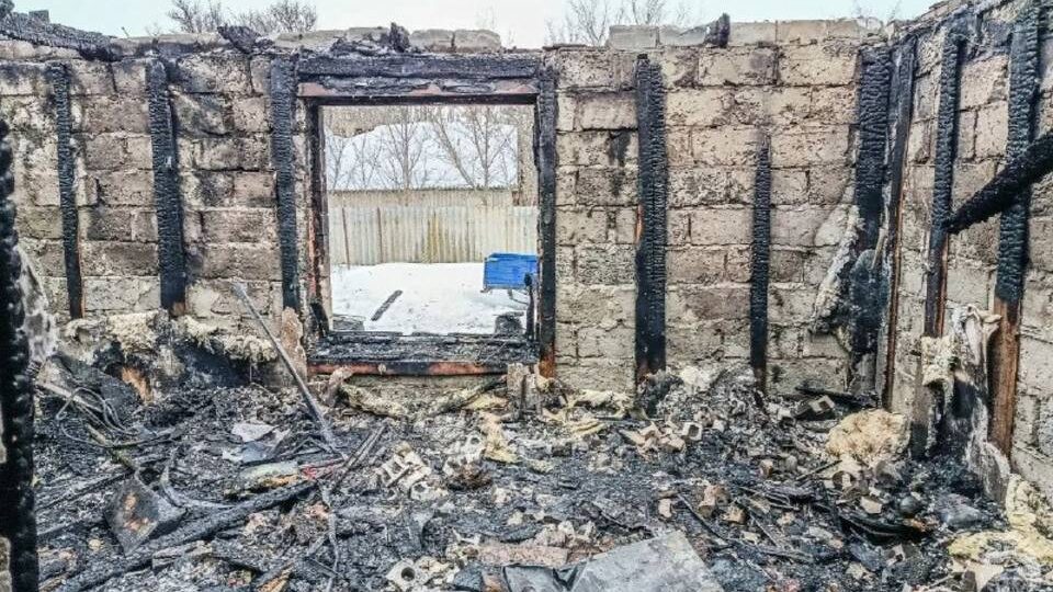 Под Волгоградом в пожаре погибли 85-летняя женщина