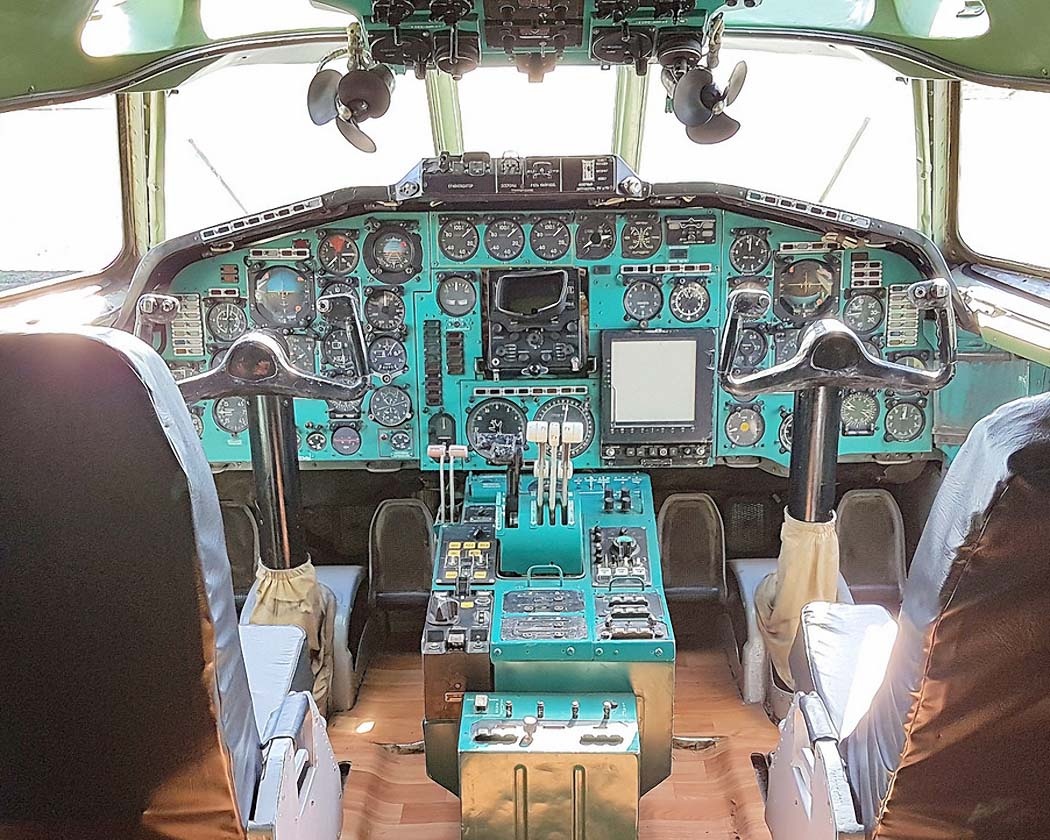 Кабина Ту-154Б