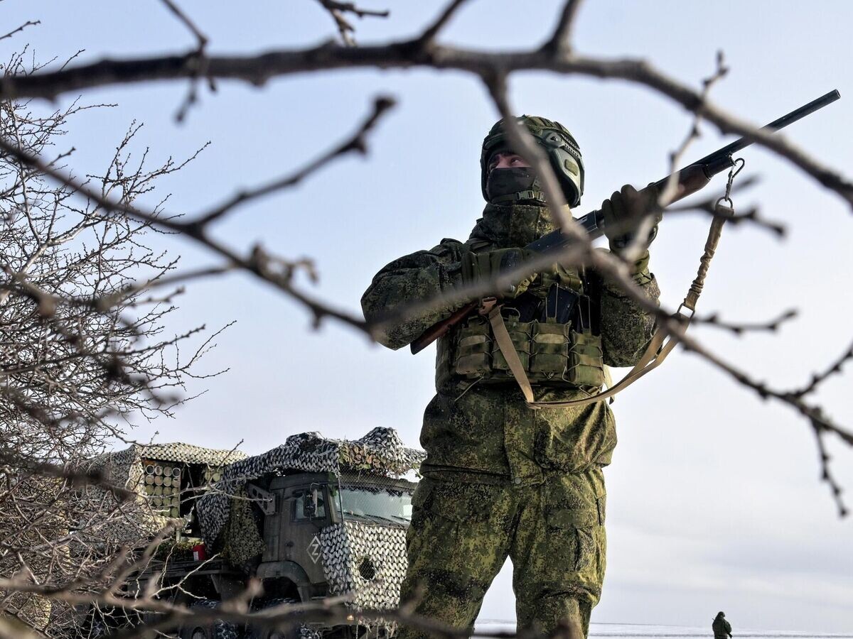   Российский военнослужащий в зоне проведения спецоперации | © РИА Новости / Евгений Биятов