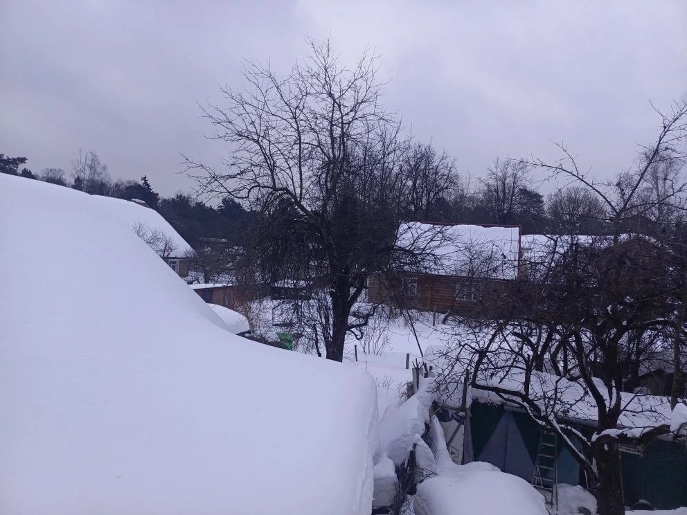 А снега навалило страсть сколько!