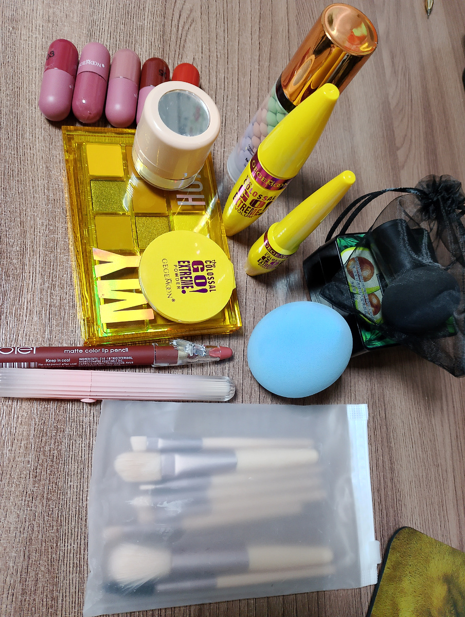 Вот такой подарок шёл к нам с октября месяца😔. Но пришло, все целое и ребёнок рад. 😍