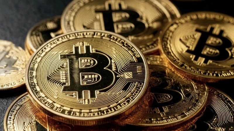     Криптовалюта. Биткоин. Altapress.ru/Шедеврум