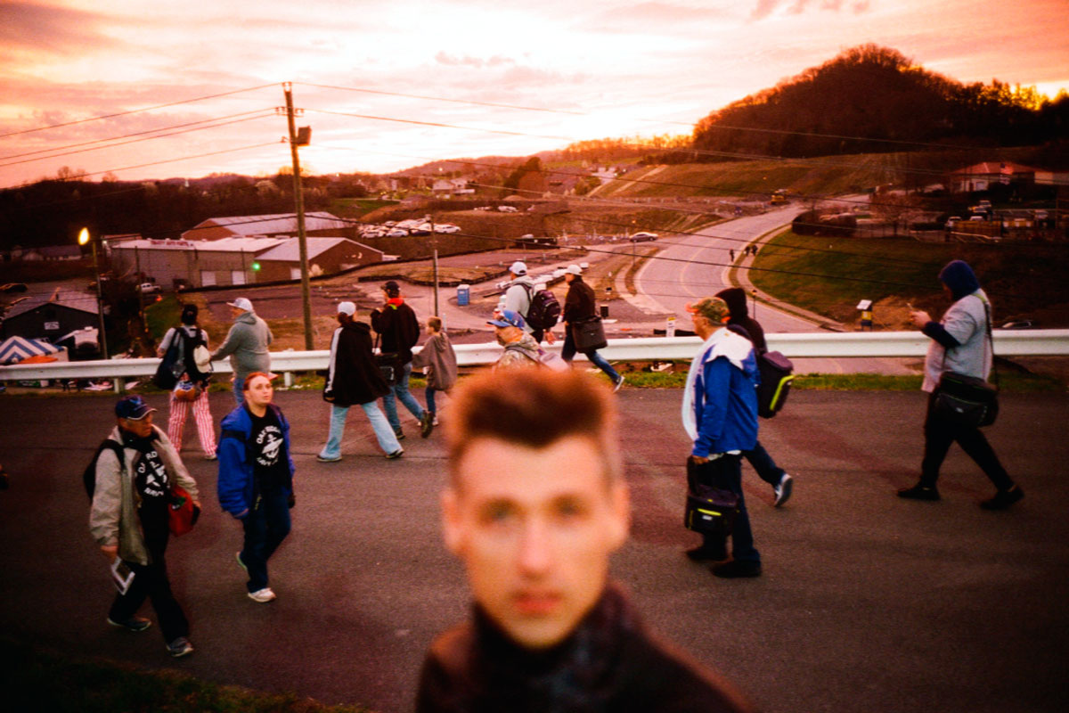 Первый оплакивает утрату внешнего благополучия, второй — утрату своей сущности