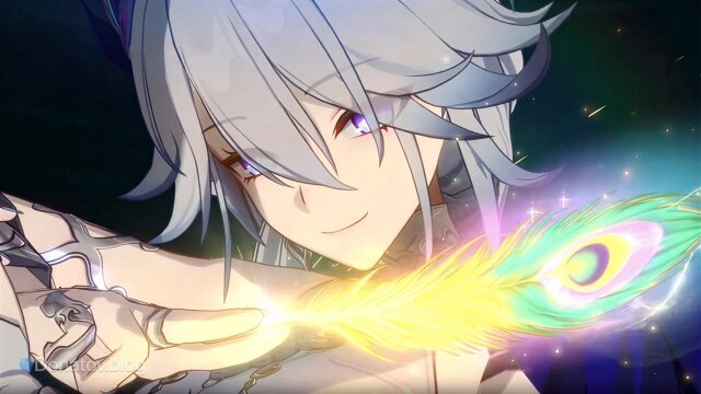    Яо Гуан демонстрирует перья