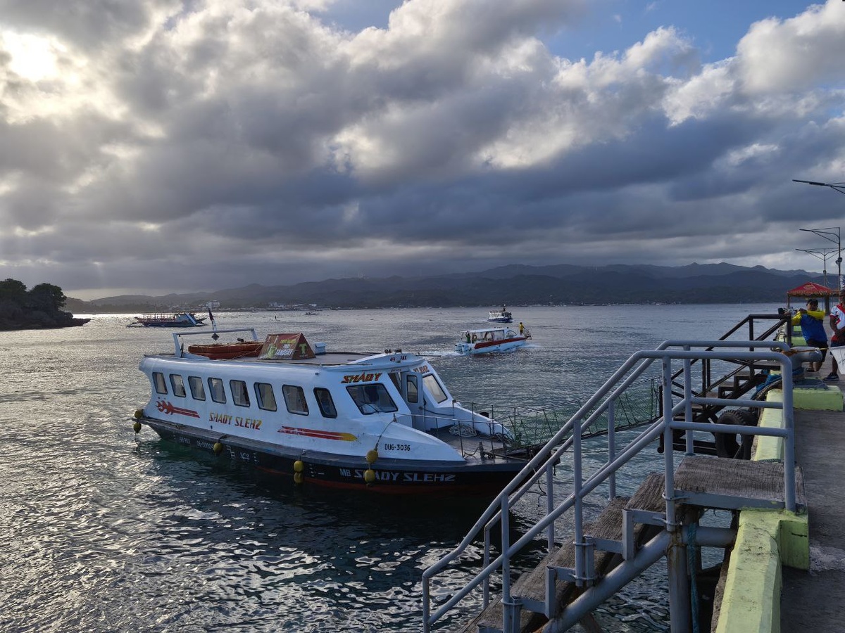 Паром между островами Боракай и Панай