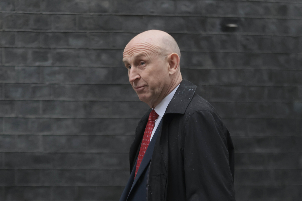    Министр обороны Британии Джон Хили ГЛП