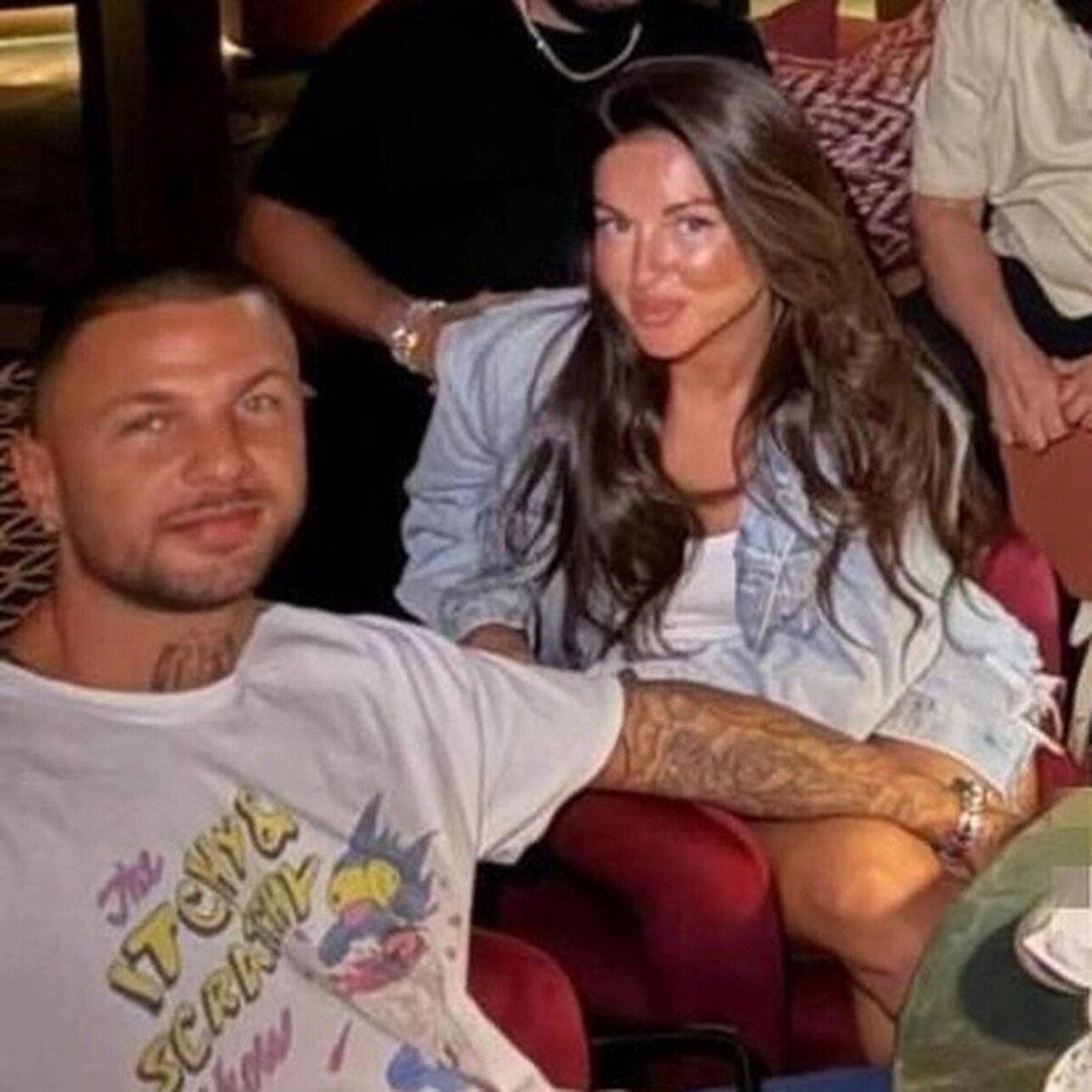    Нюша с новым бойфрендом Социальные сети