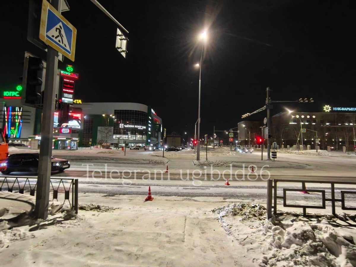    В Югре за сутки под колеса автомобилей попали подросток и пенсионерка