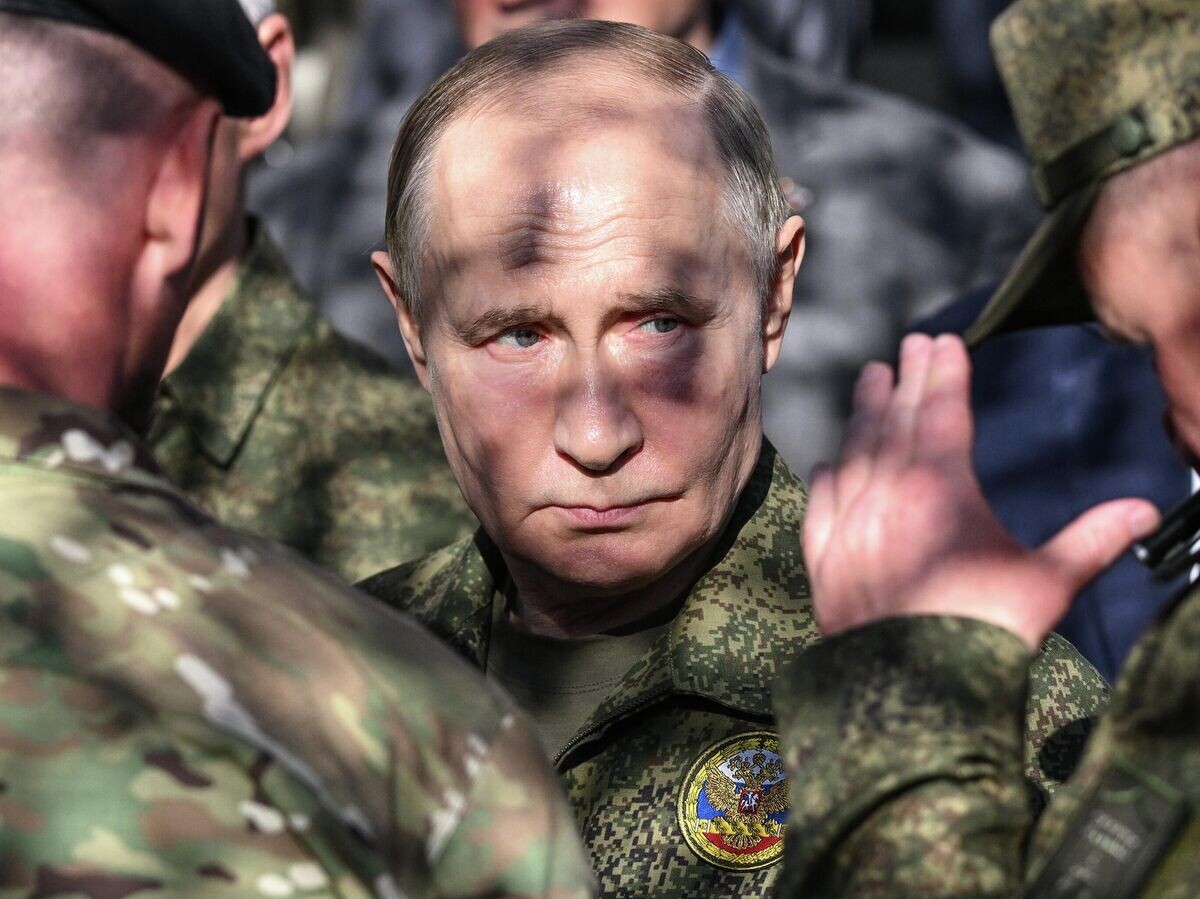    Президент РФ Владимир Путин во время посещения полигона "Мулино" | © РИА Новости / Сергей Бобылев