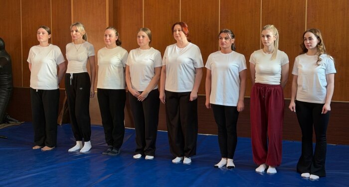 Судя по всему, конкурс в купальниках правилами не предусмотрен / фото: пресс-служба УМВД России по Магаданской области