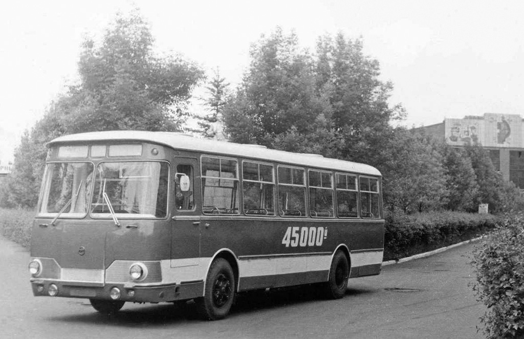 ЛиАЗ-677 / фото из открытых источников