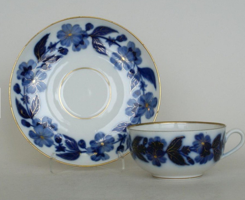 ЛФЗ, 50-е годы. Автор росписи Ризнич И.И., автор формы С.Е. Яковлева