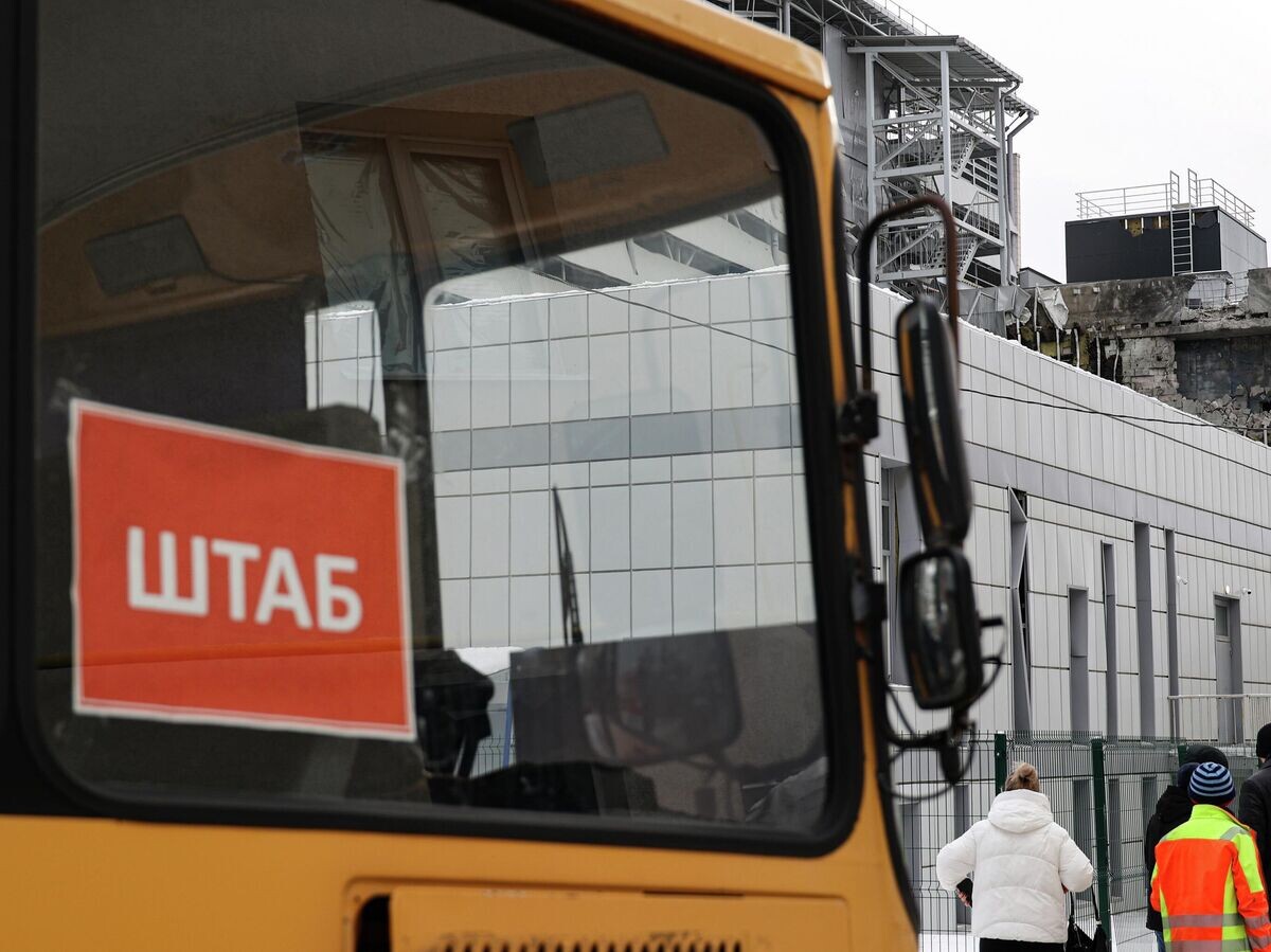    Разрушенная стена торгового центра в Белгороде, в результате обстрела со стороны ВСУ. Два человека пострадали | © РИА Новости / Антон Вергун