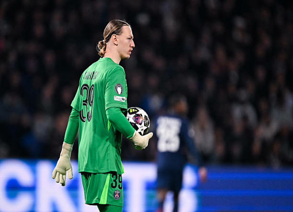     Фаны «ПСЖ» после игры Сафонова во втором матче с «Монако»: Матвею нужно прибавлять