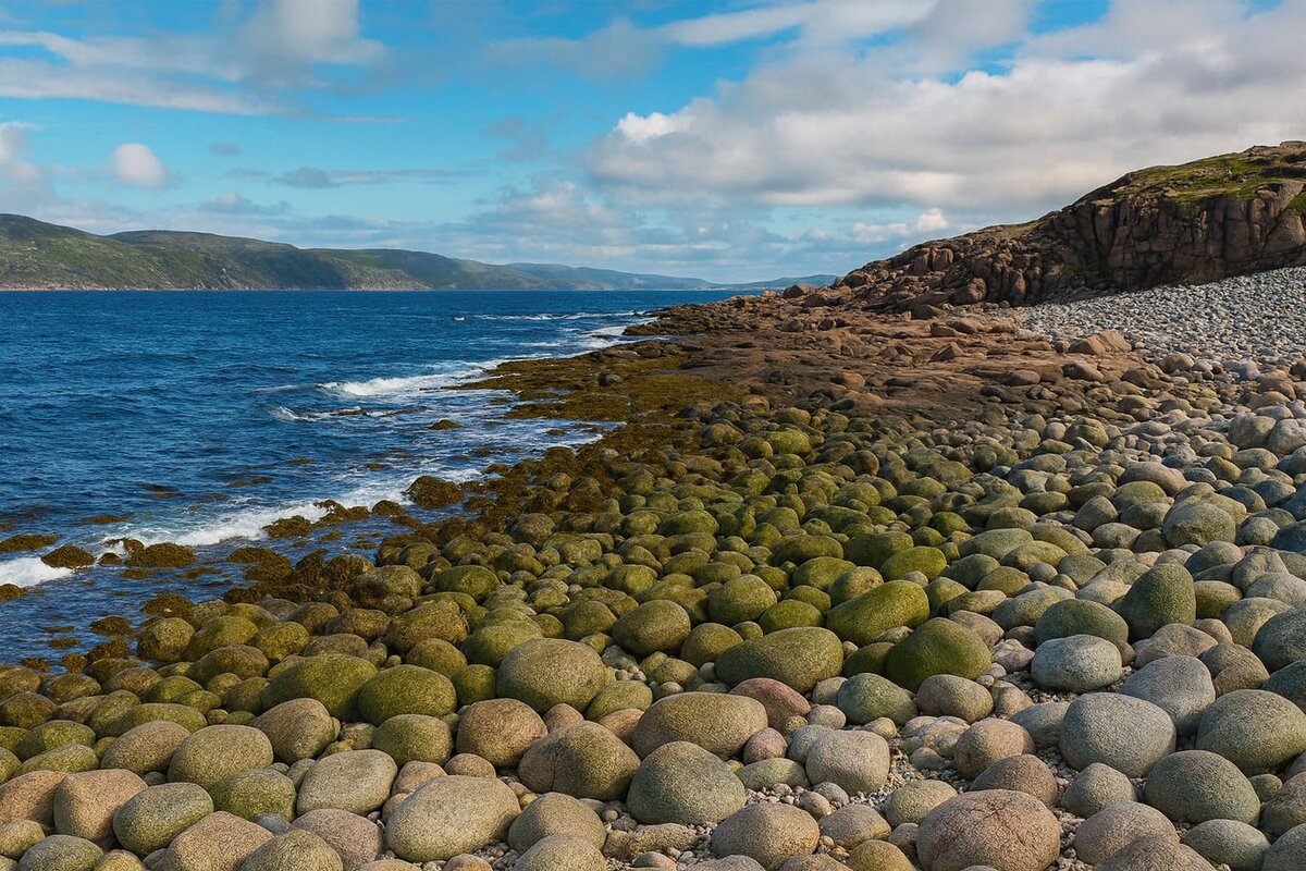 Пляж "Яйца дракона".