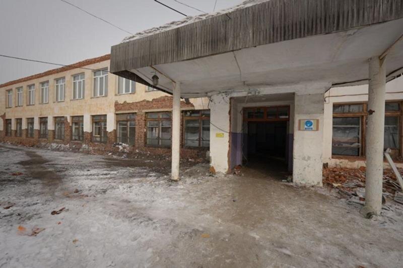    Фото в материале из telegram-канала «Свалов пишет» / Школа