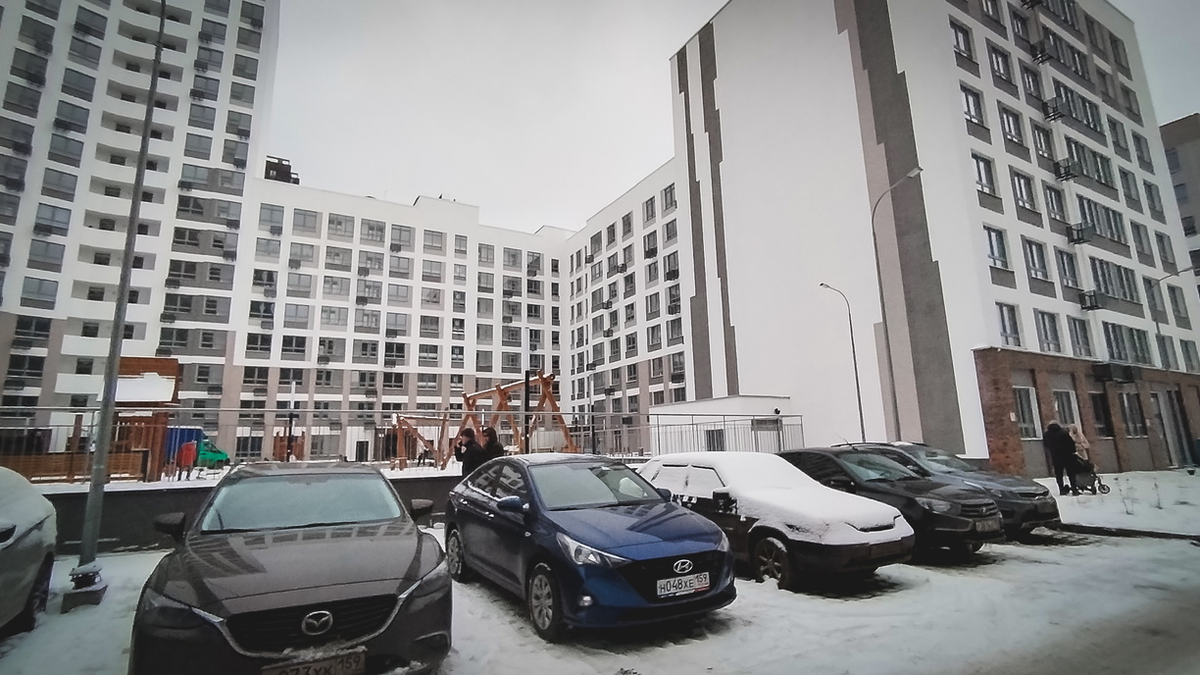 На фоне оргомных процентов по рыночной ипотеке льготная семейная ипотека пользуется популярностью. Фото: Ирина Тропина, 1MI