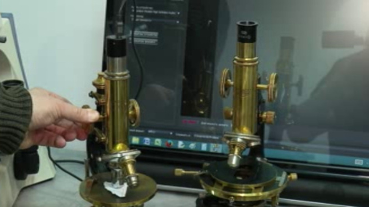    Сегодня в Курском музее археологии откроется выставка «История науки: микроскопы, приборы и книги XV–XX веков»