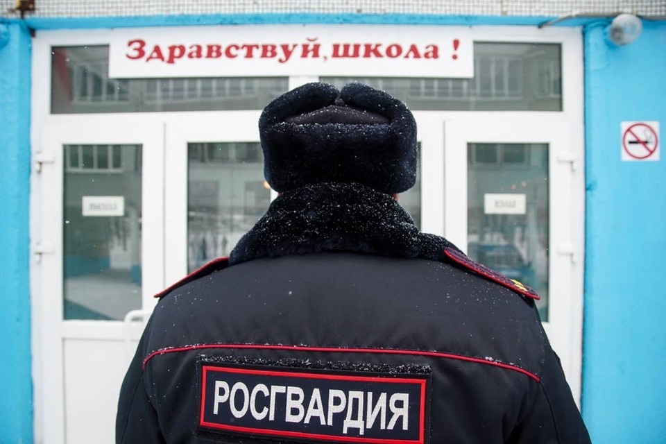    Глава региона поручил разработать дополнительные меры для защиты детей и учителей. Светлана МАКОВЕЕВА