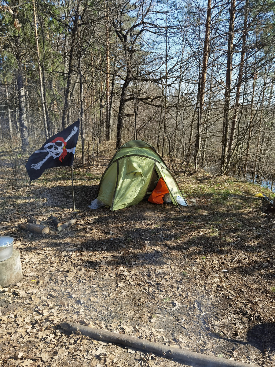 «Весёлый Роджер» тоже рад солнечному дню! Без всякой смысловой нагрузки, он просто стал атрибутом наших сплавов.