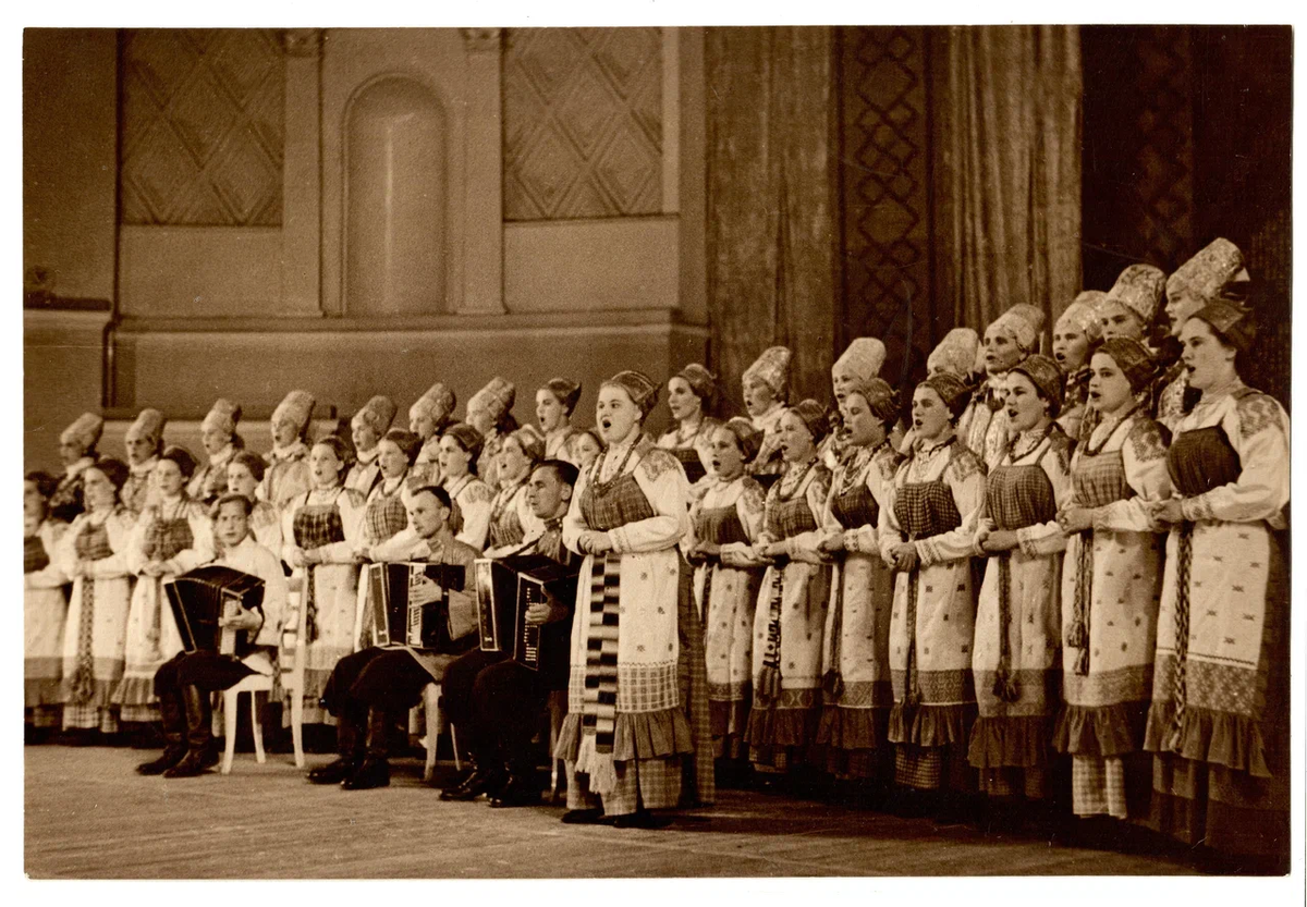 Хор Северной песни г. Архангельск. Выступление хора. Из фондов Музея музыки.