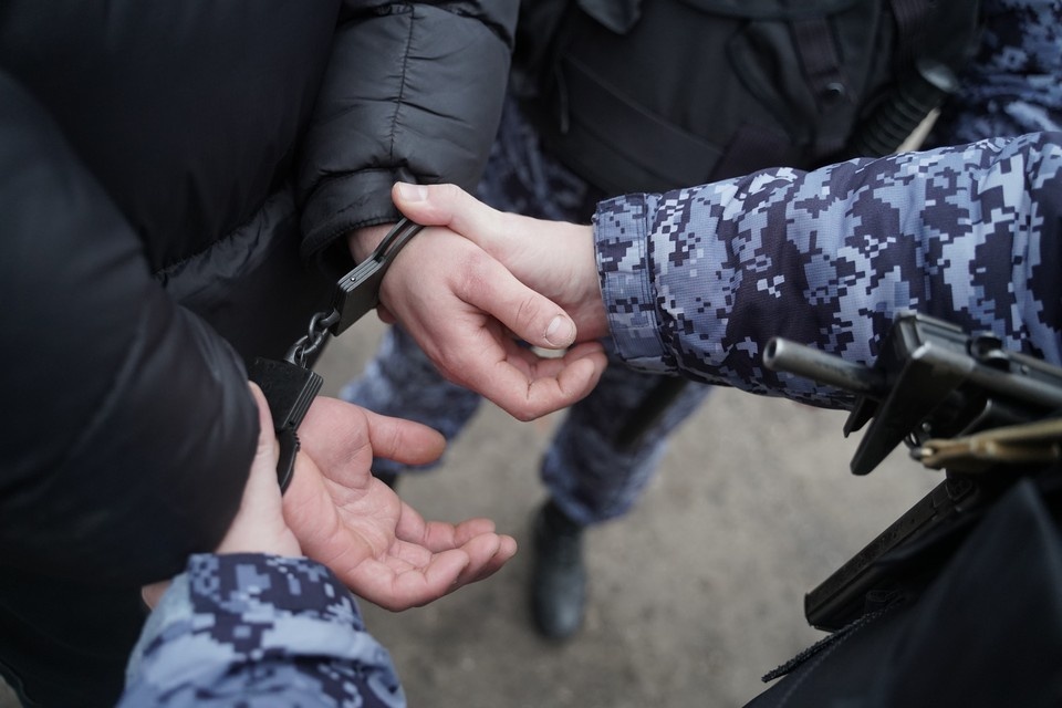    Задержанного этапировали в Москву и поместили в изолятор временного содержания. Светлана МАКОВЕЕВА