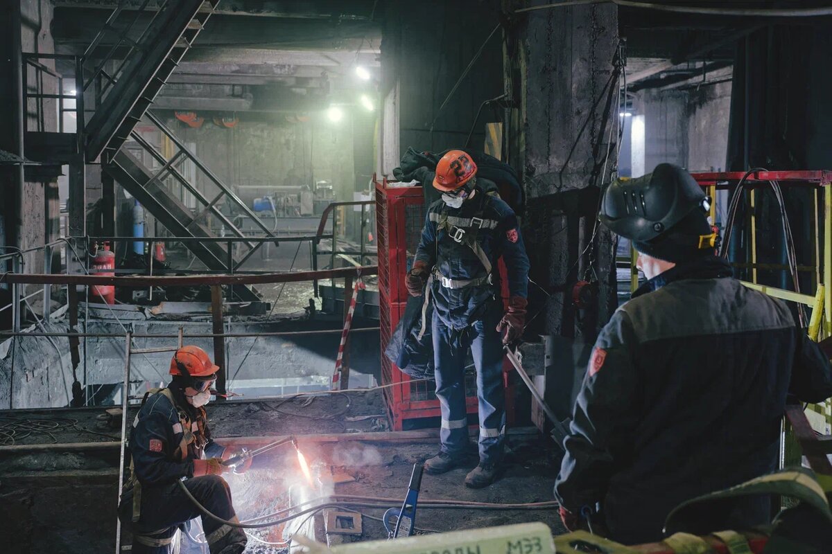 Замена оборудования на обогатительной фабрике идёт полным ходом. Фото Владимира Авдеева / «Медиацентр»