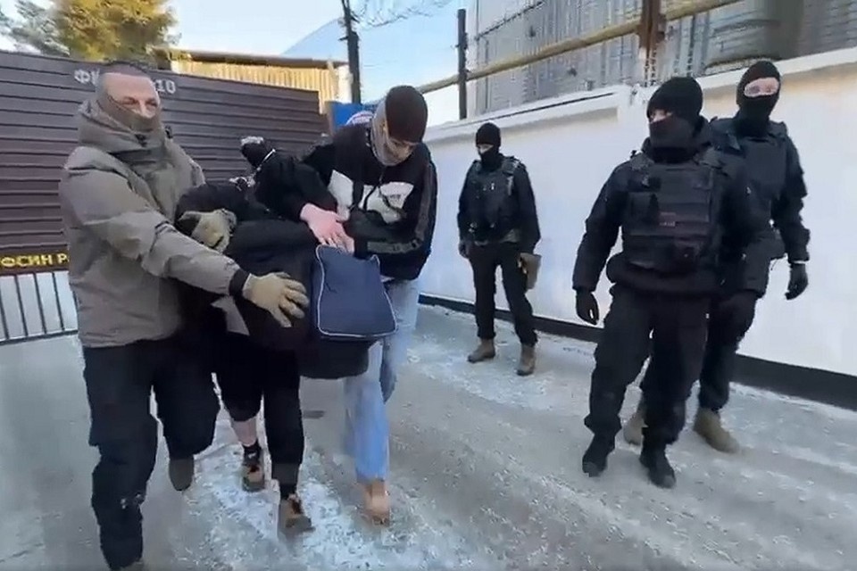    Мужчину задержали прямо на выходе из колонии. Фото: скриншот из видео пресс-службы ГУФСИН России по Свердловской области